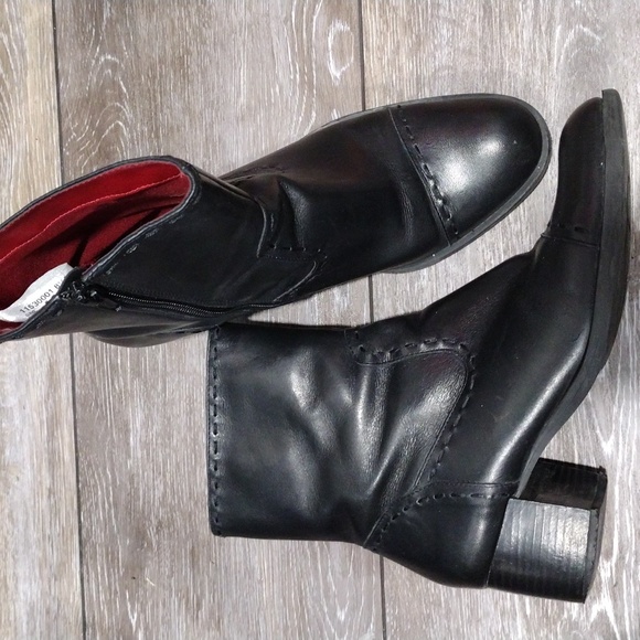 Naturalizer black leather wide stitch zip ankle boots. Size 8.5 - Picture 1 of 11